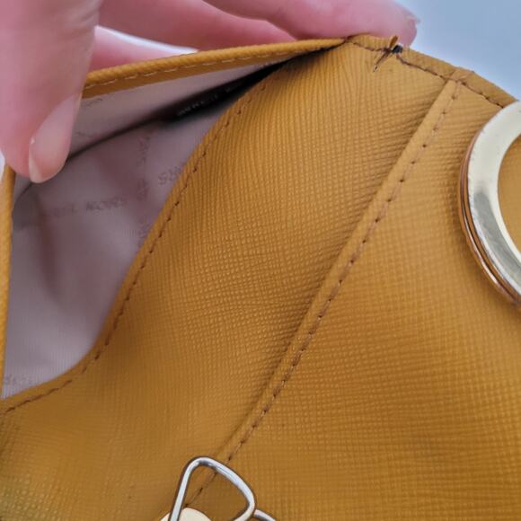 Michael Kors MK Key Case Ring Holder Wallet Pebble Leather Small Mustard Yellow - Picture 4 of 8